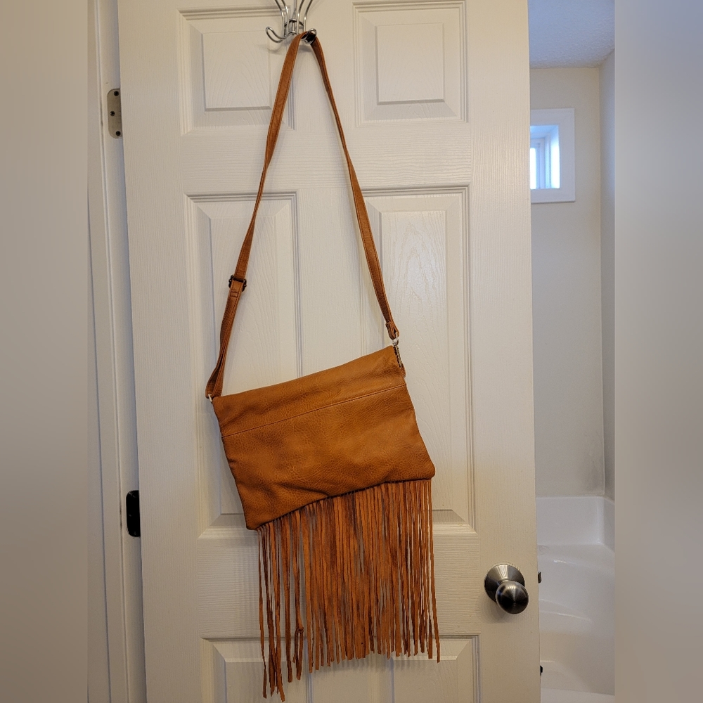 Cross Body tan Street Level purse